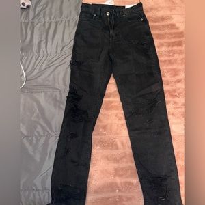BNWT American Eagle Black ripped mom jeans